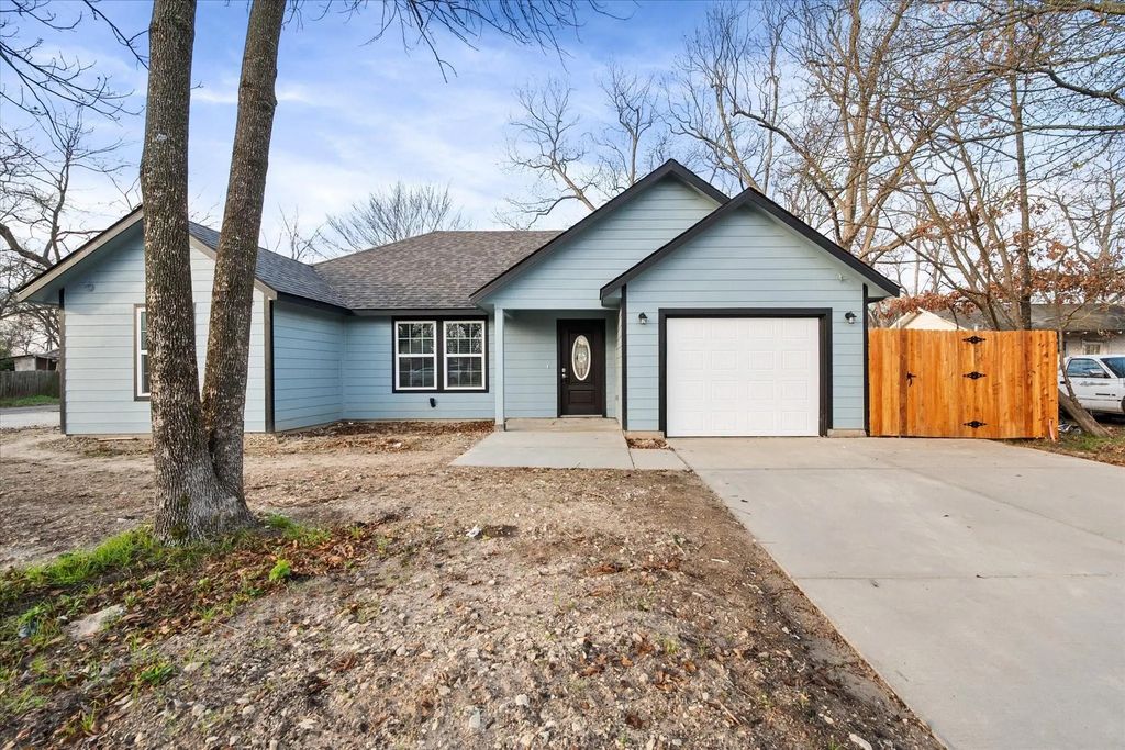 401 N Goodman Avenue, Kerens