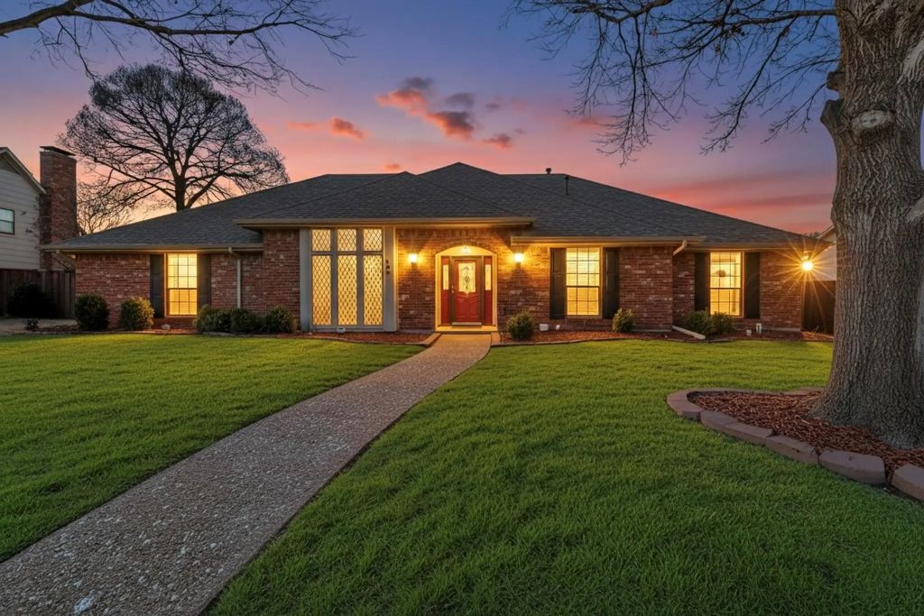 3705 Starlight Trail, Plano
