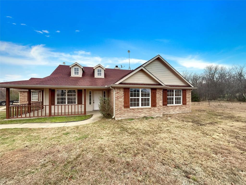 5495 J R Drive, Royse City