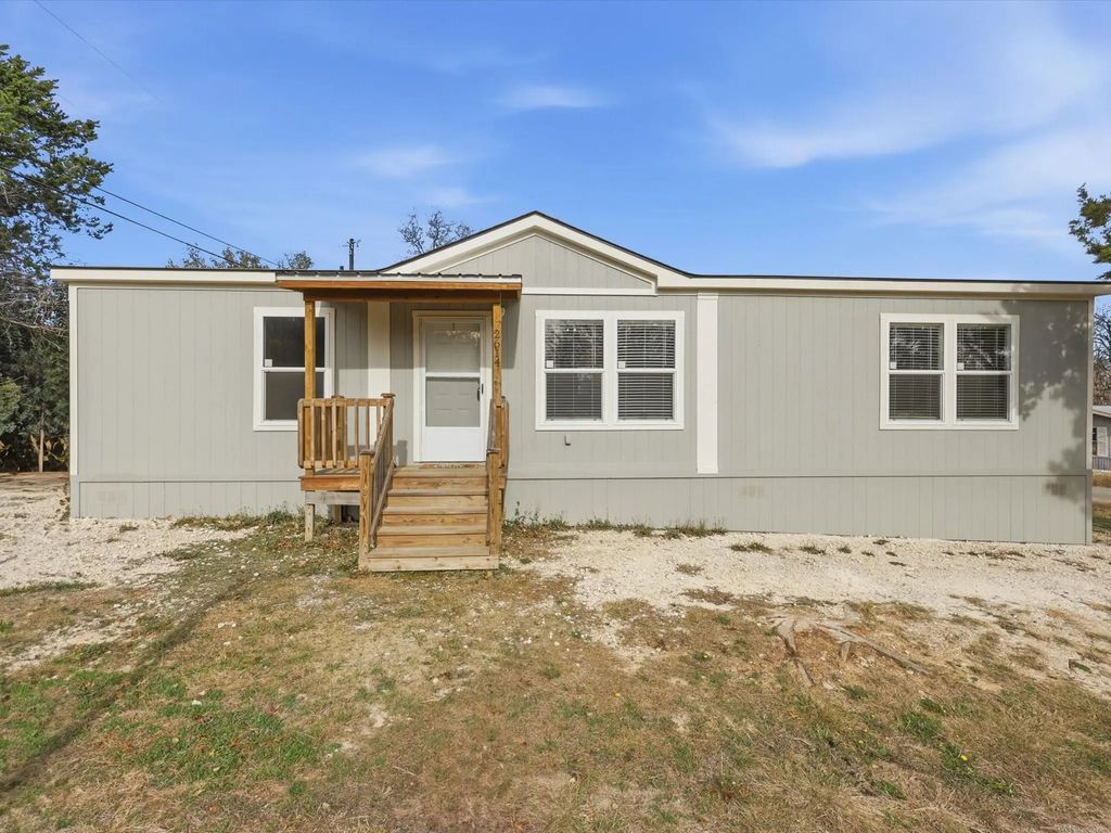 2614 Sycamore Court, Granbury