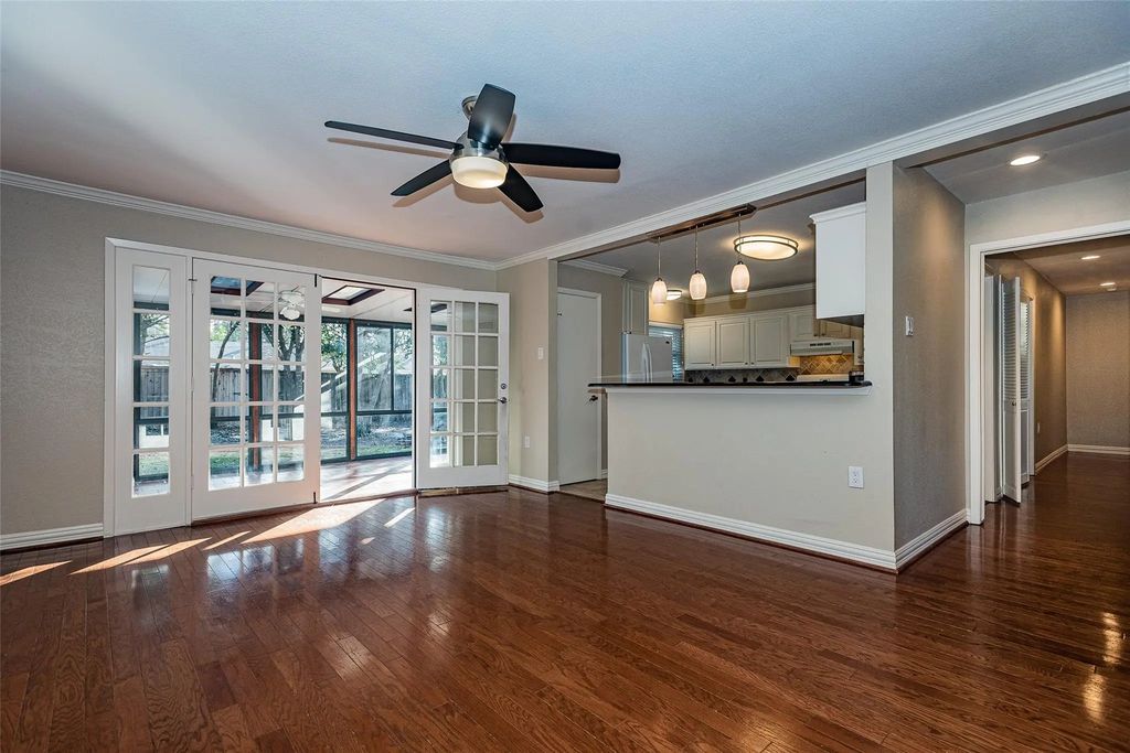 13450 Mount Castle Drive, Farmers Branch