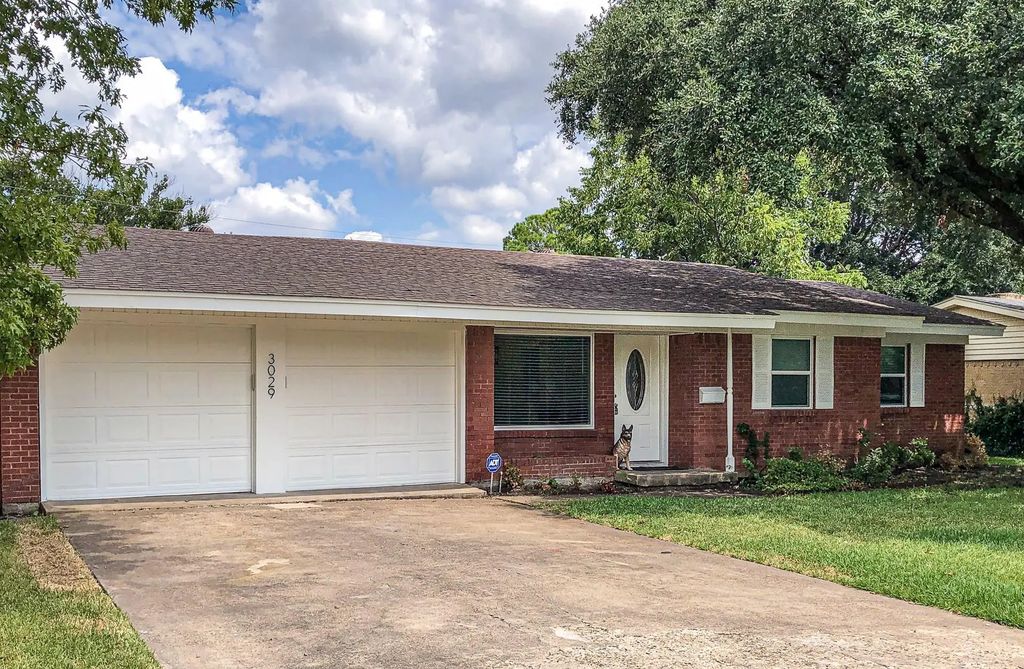 3029 Topaz Lane, Farmers Branch