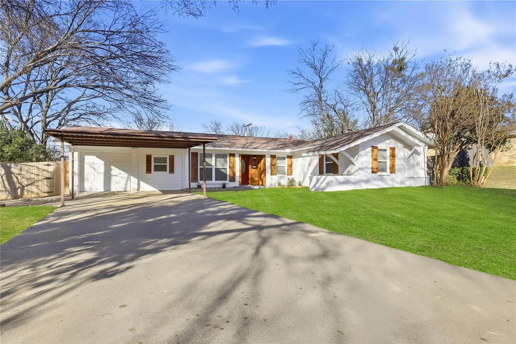 8004 Ferndale Drive, Benbrook