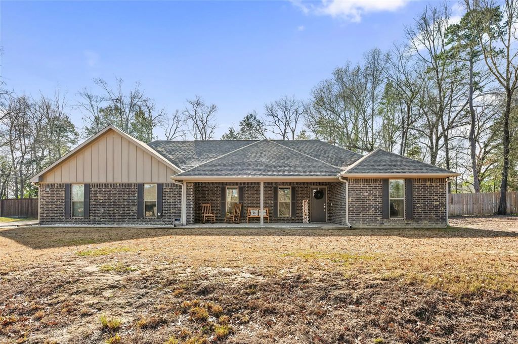186 Private Road 6292, Mineola