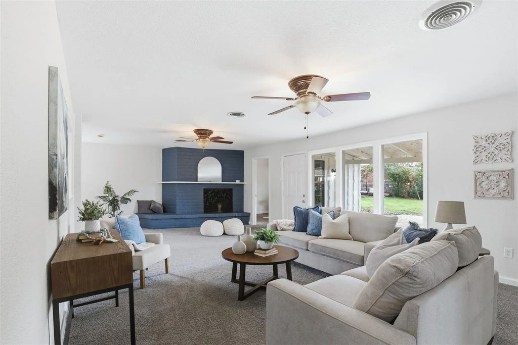 2212 Briardale Road, Fort Worth