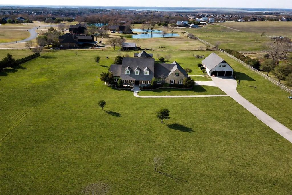 992 Anna Cade Road, Rockwall