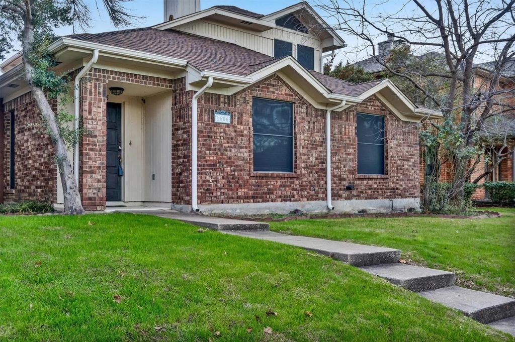 1606 Kingspoint Drive, Carrollton
