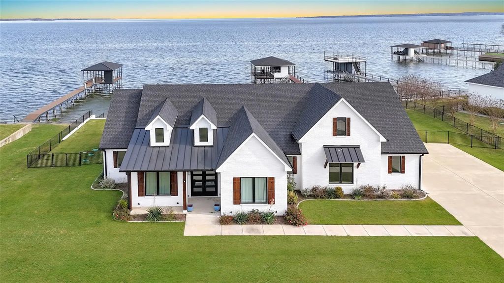 2207 Lake View Landing, Corsicana