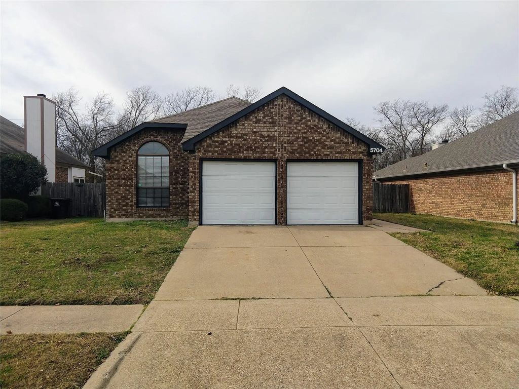 5704 Congressional Drive, Arlington