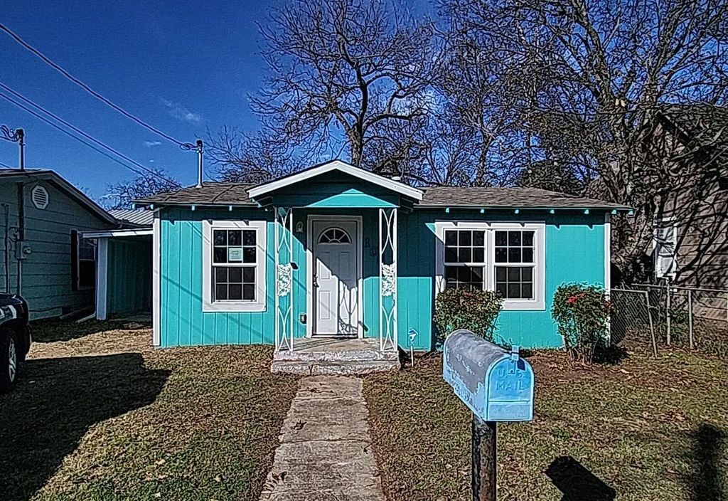 108 Monroe Street, Cleburne