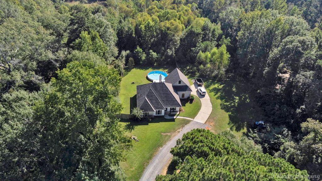 411 S Elm Street, Haughton