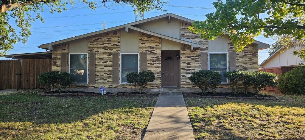 1900 Apple Valley Road, Plano