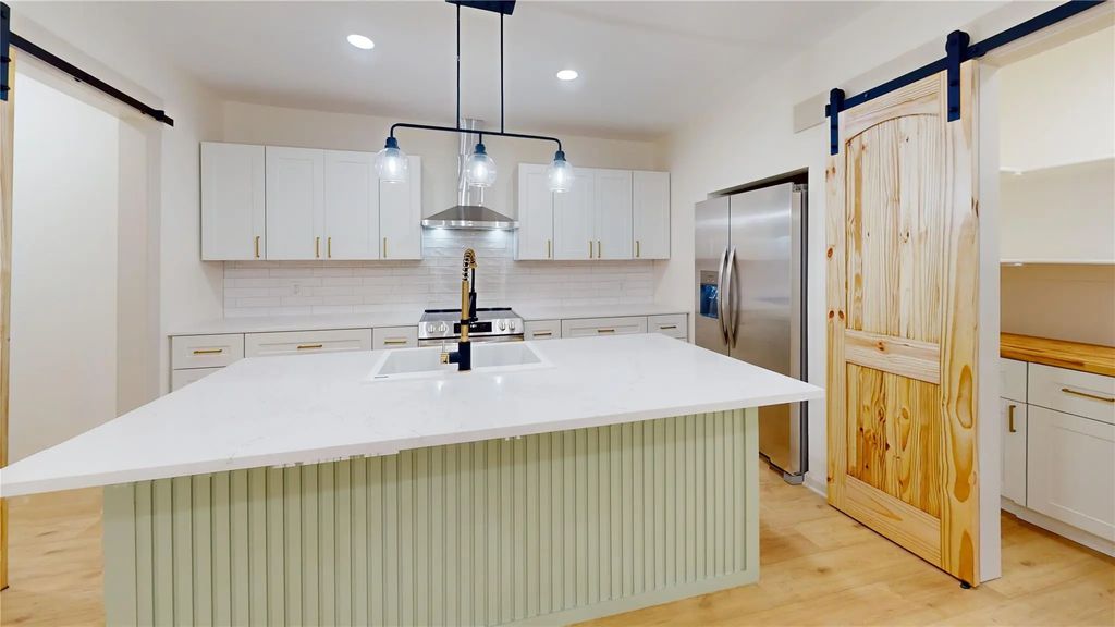 3725 Colina, Waco