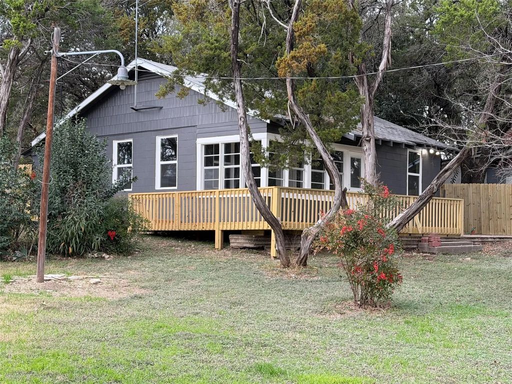 145 County Road 1708, Clifton