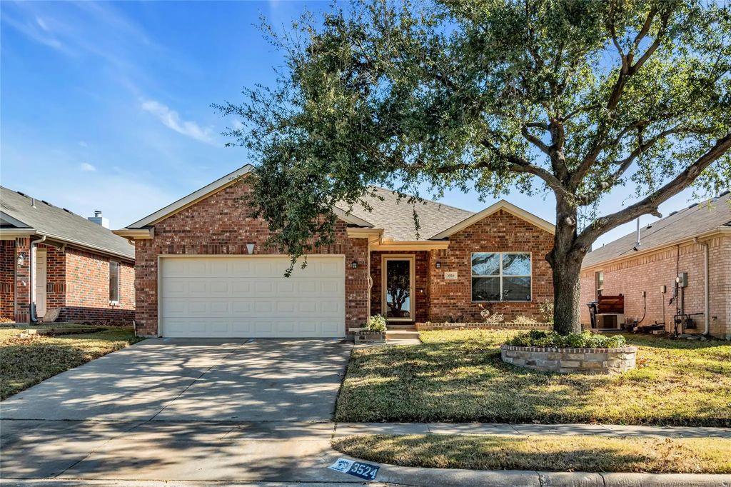 3524 Lake Hill Lane, Fort Worth