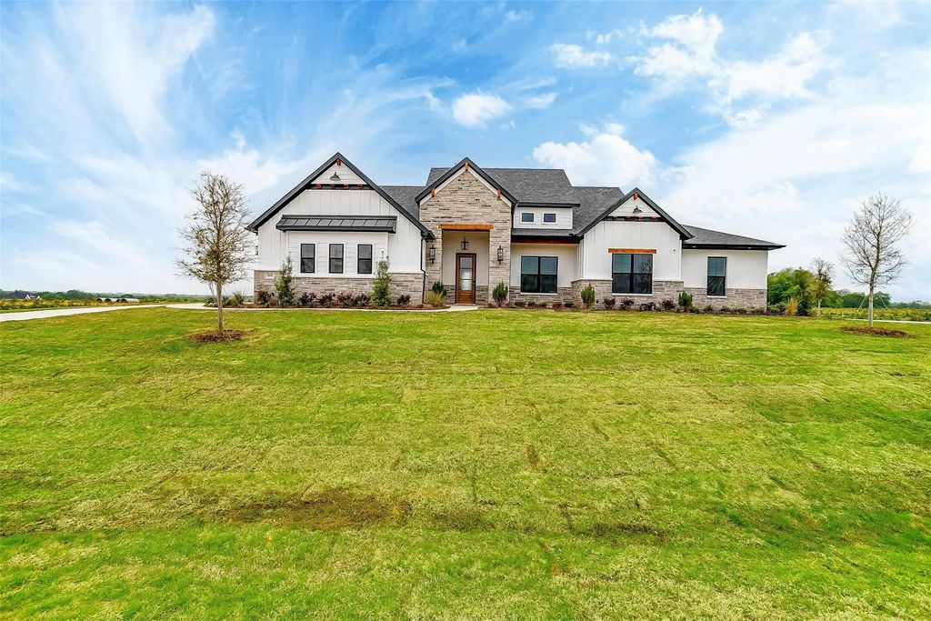 104 Aiden Drive, Waxahachie