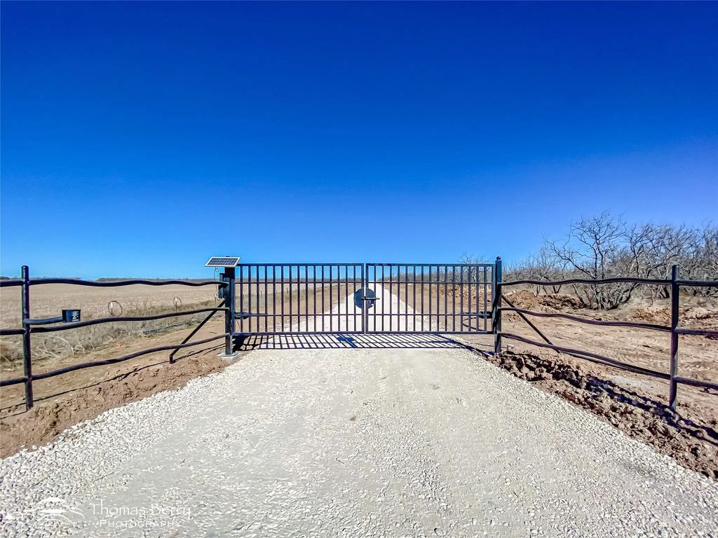 Tbd County. Road 170, Lawn