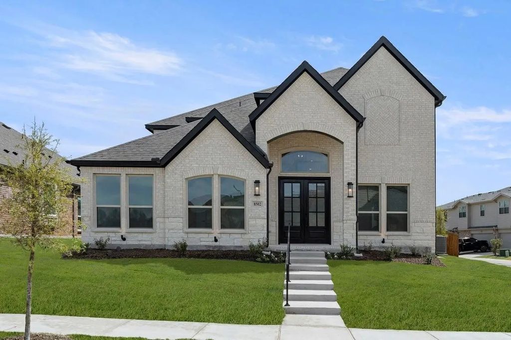 8502 Great Stone Trail, Rowlett