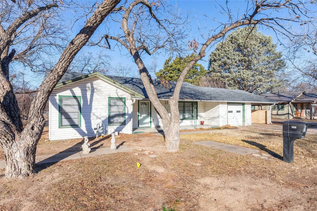 504 Oak Street, Clyde