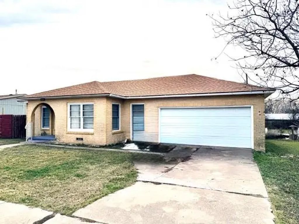 1417 Reynolds Street, Goldthwaite