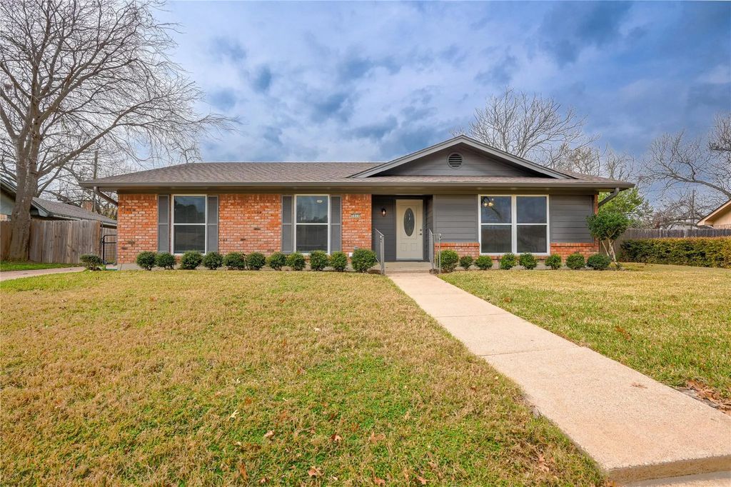 5825 Stratford Drive, Waco