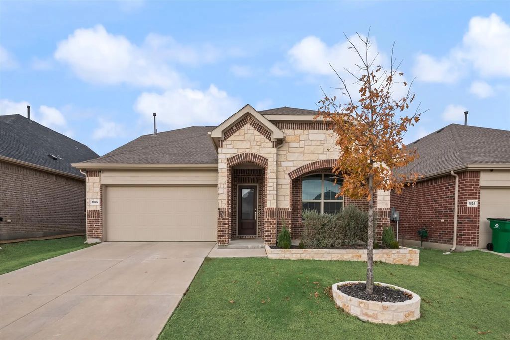 1825 Lake Grove Drive, Little Elm