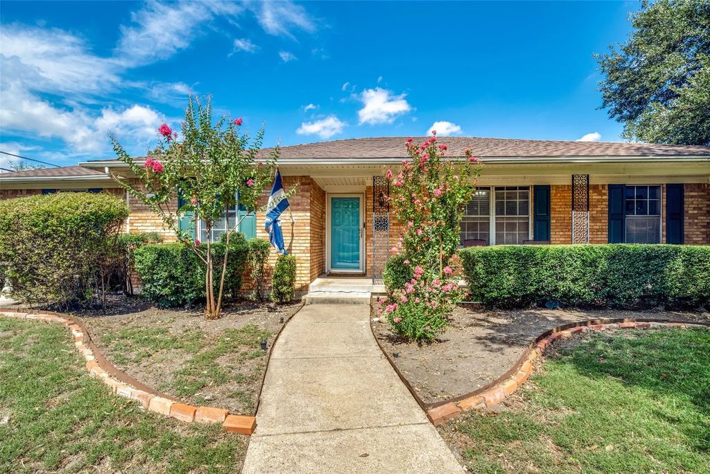 2217 Babalos Lane, Dallas