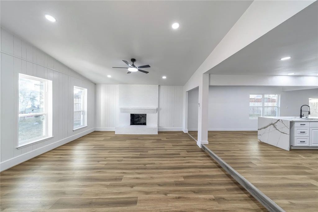 934 Meadowdale Circle, Garland