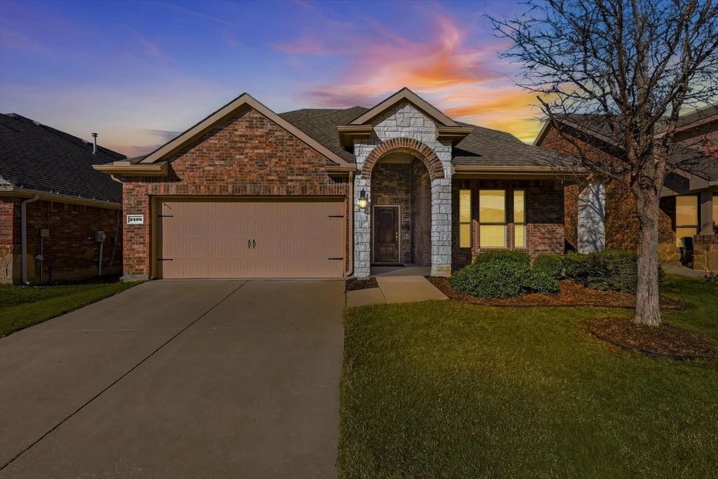 2409 Evening Stone Drive, Aubrey