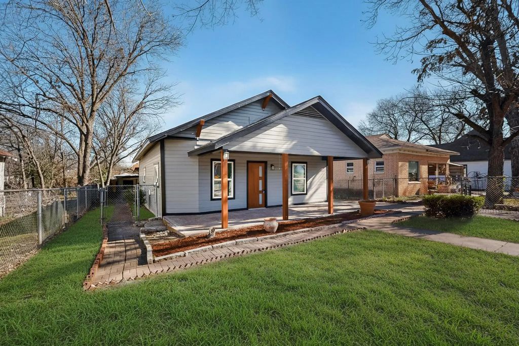 2216 Ross Avenue, Fort Worth