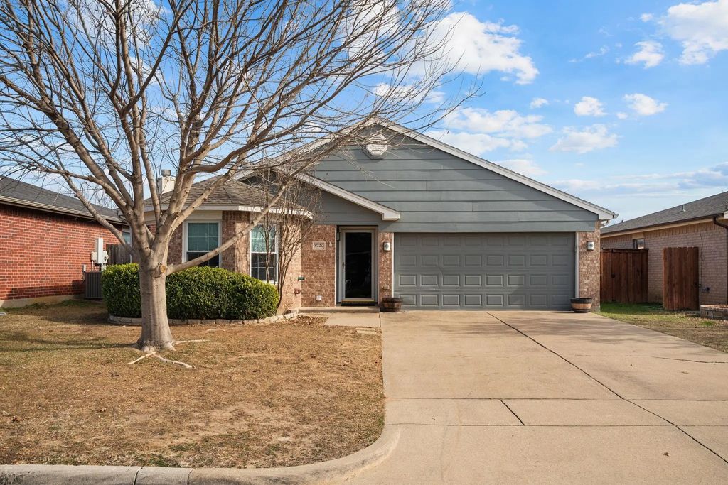 8720 Granite Path, Fort Worth