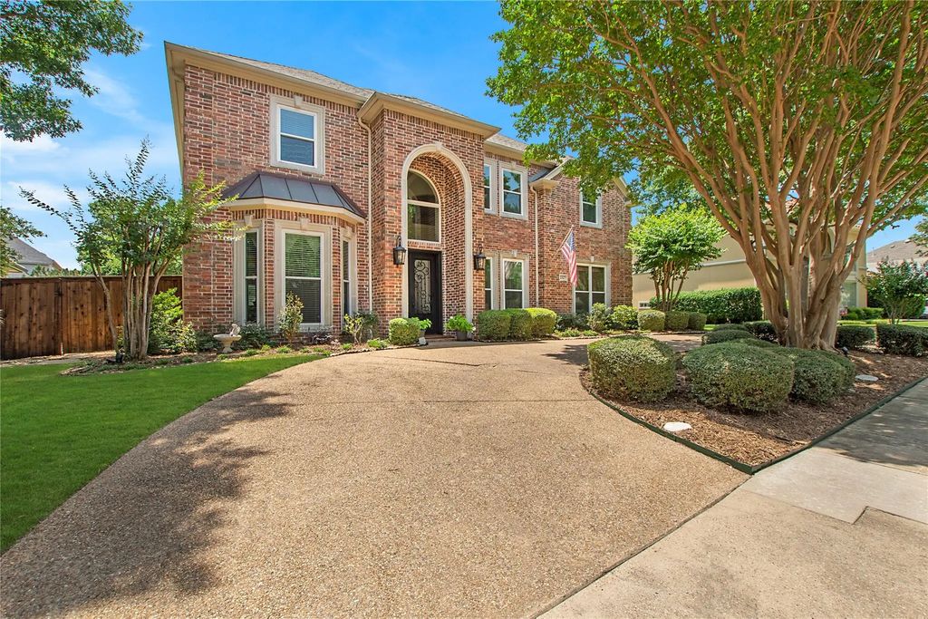 2327 Clearspring Drive N, Irving