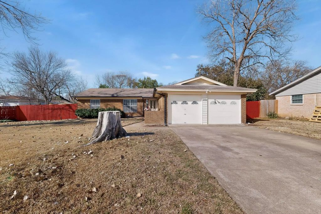 1102 Crisp Drive, Irving