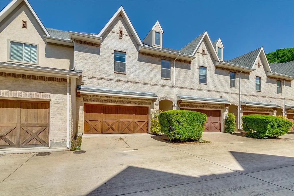 8819 Tudor Place, Dallas