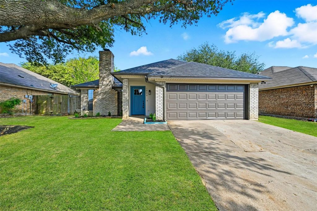 1940 Berrybrook Drive, Fort Worth
