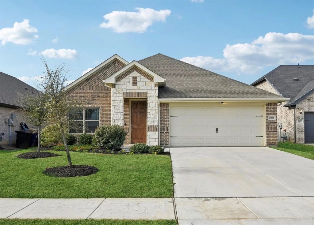 1008 Wasatch Court, Burleson