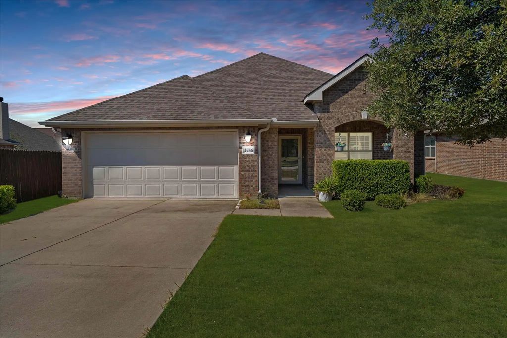 2756 Cresent Lake Drive, Little Elm