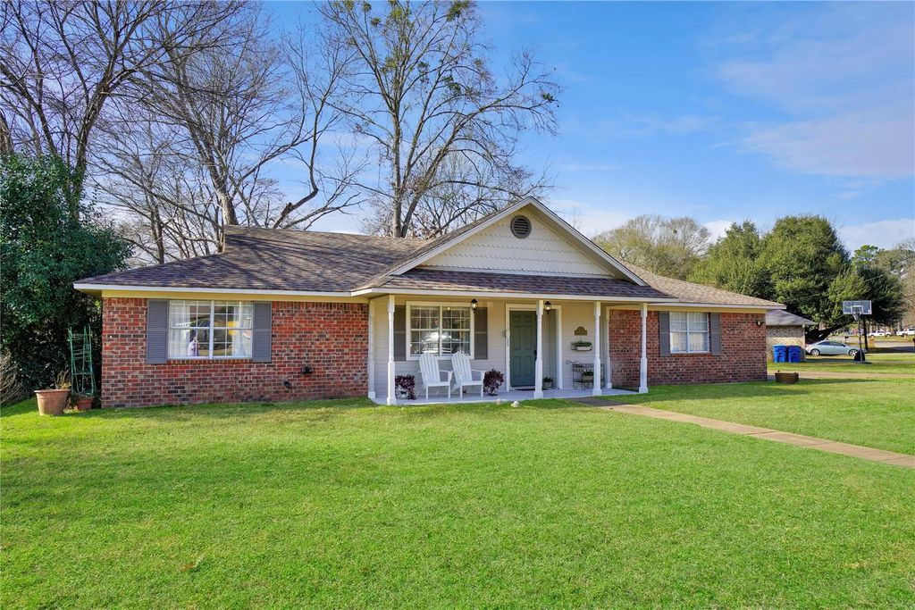 1000 Hillcrest Drive, Whitehouse