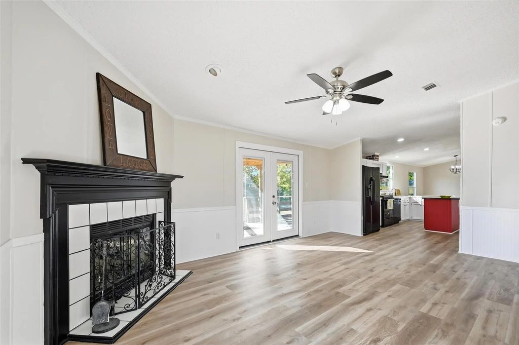 2645 Bryant Street, Melissa