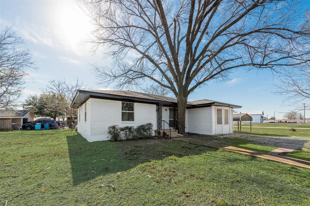 101 E Marshall Street, Palmer