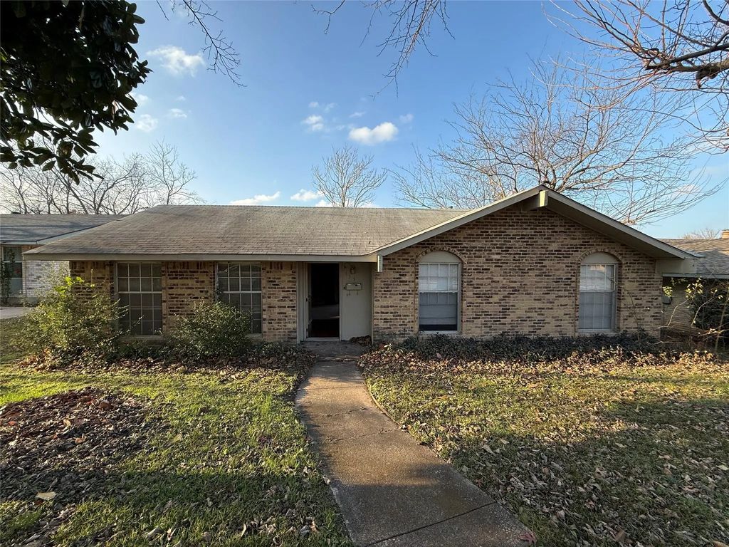 333 Fieldside Drive, Garland
