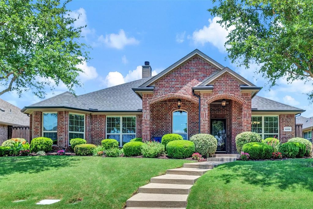 1402 White Water Lane, Rockwall
