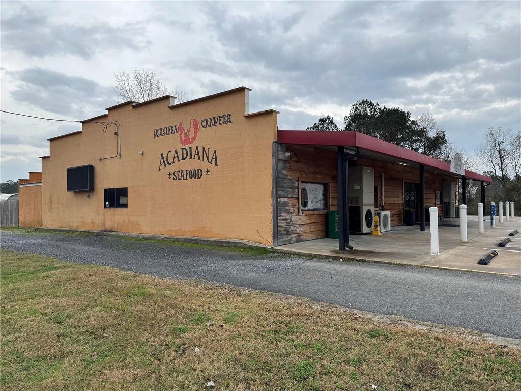 12715 Highway 79, Minden