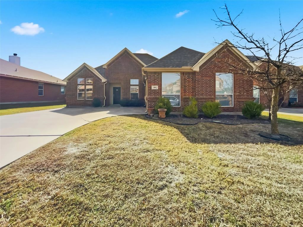 804 Peach Lane, Burleson