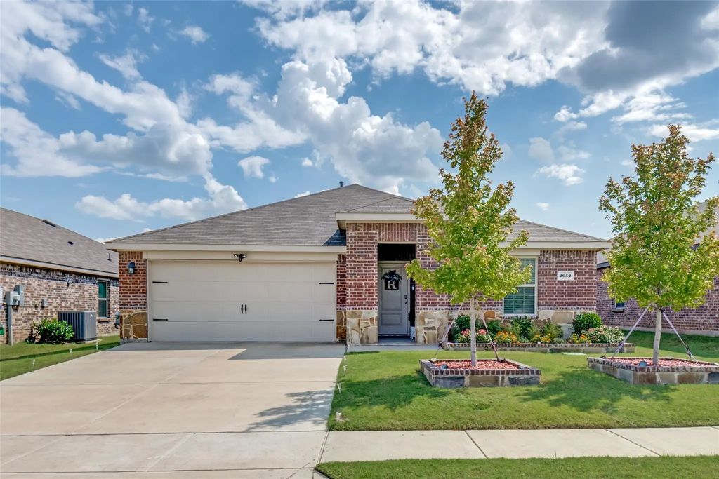 2952 Roper Street, Royse City