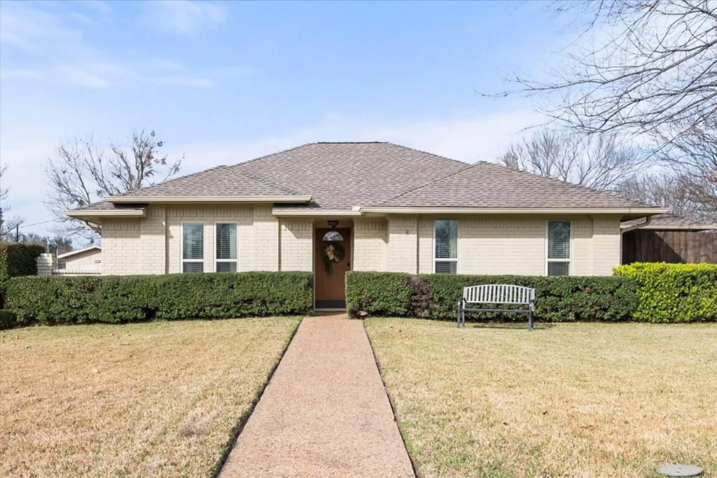 230 Hampton Avenue, Corsicana
