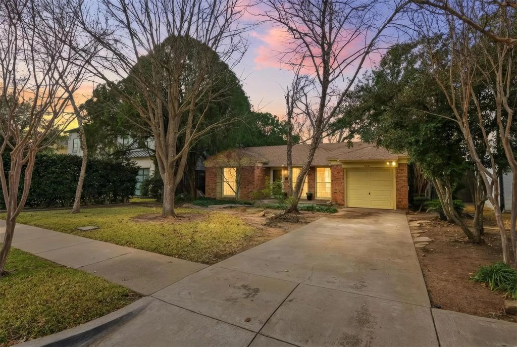 9841 Lakemont Drive, Dallas
