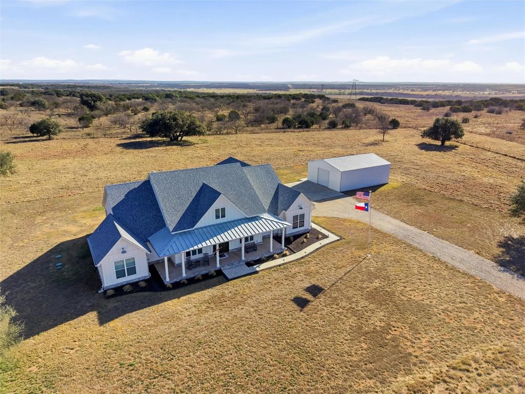 245 La Cresta Lane, Mineral Wells