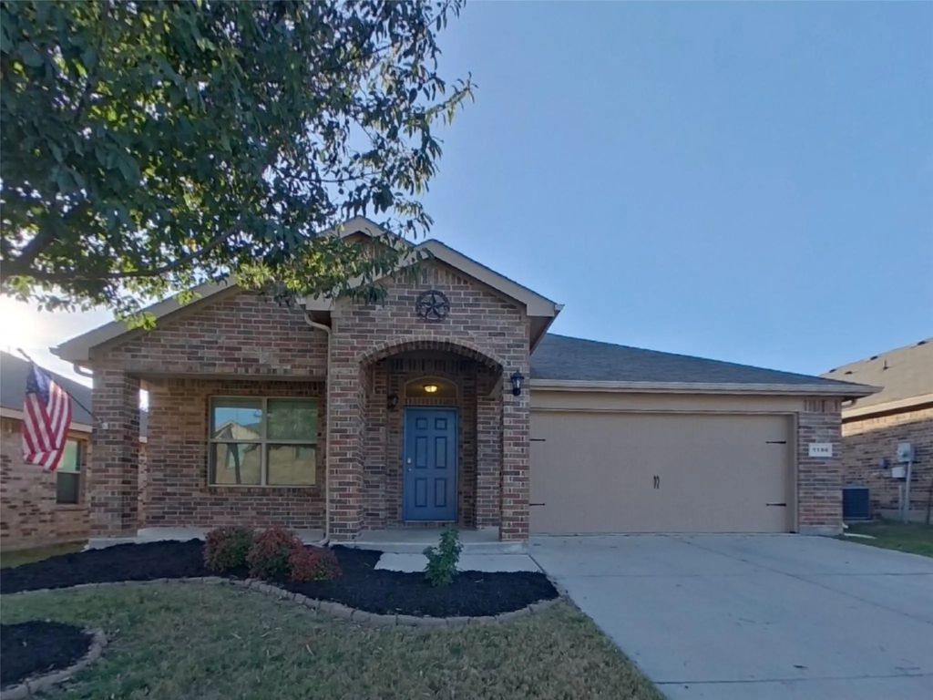 1104 Autumnwood Drive, Azle