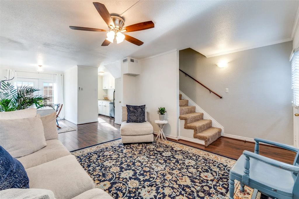 4039 Cole Avenue 104, Dallas